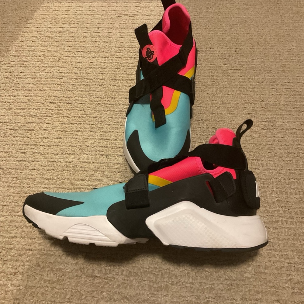 Nike Huarache Colorful Athletic Sneakers 11.5